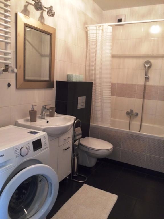 Ferienwohnung Apartament "Cleopatra 3" Z Miejscem Parkingowym, Faktury Vat Kielce Exterior foto