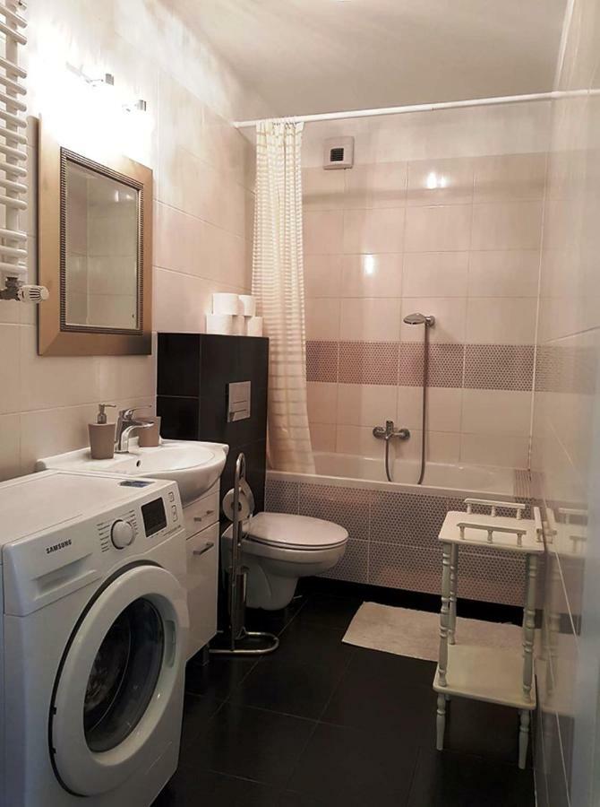 Ferienwohnung Apartament "Cleopatra 3" Z Miejscem Parkingowym, Faktury Vat Kielce Exterior foto