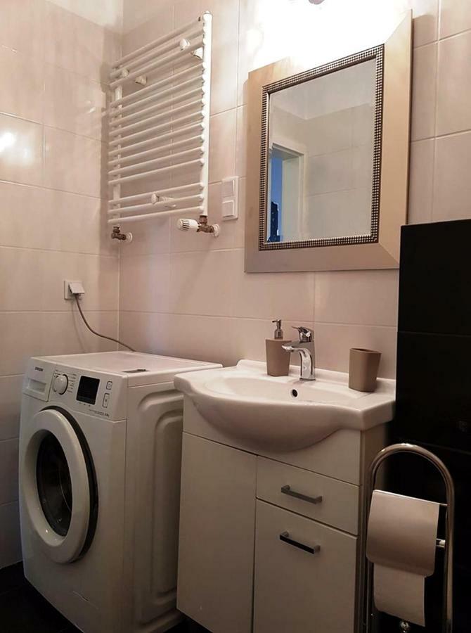 Ferienwohnung Apartament "Cleopatra 3" Z Miejscem Parkingowym, Faktury Vat Kielce Exterior foto